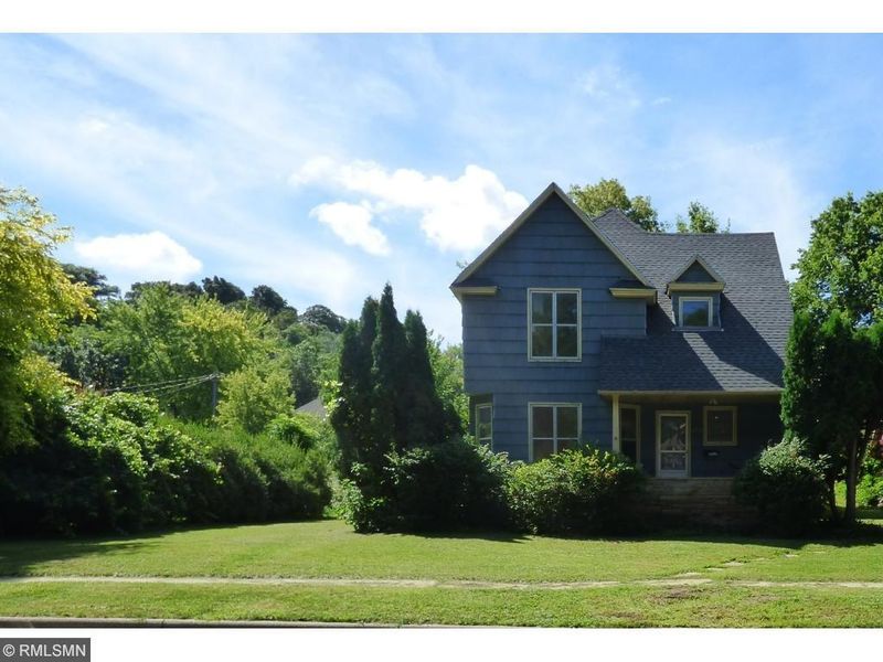 215 Pleasant St, Mankato, MN 56001