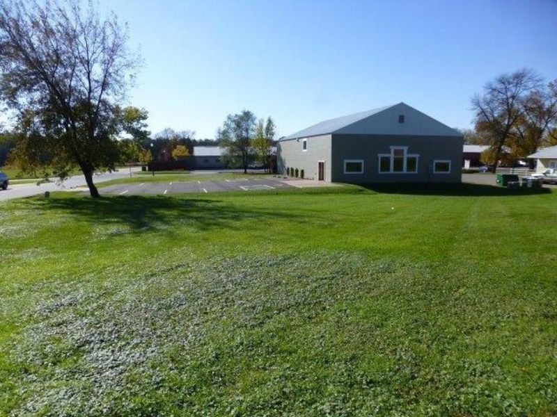 261 3rd Ave NW, Hutchinson, MN 55350