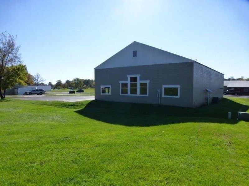 261 3rd Ave NW, Hutchinson, MN 55350