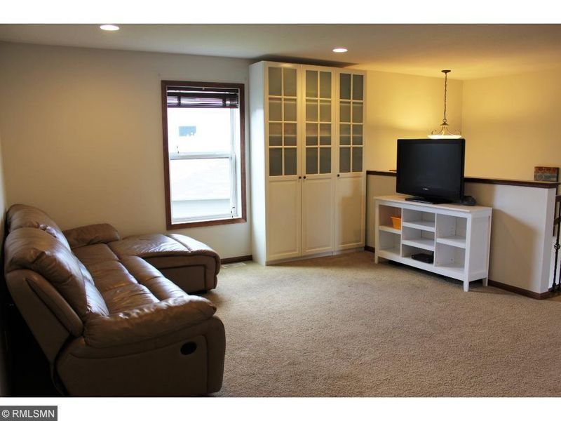 1887 Green Ash Dr, Carver, MN 55315