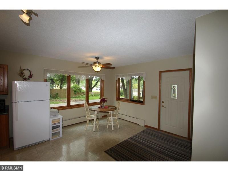 2863 Hadley Ave N, Oakdale, MN 55128