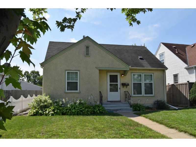 2209 E 37th St, Minneapolis, MN 55407