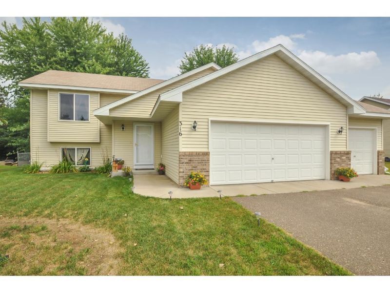 316 15th Ave S, Princeton, MN 55371