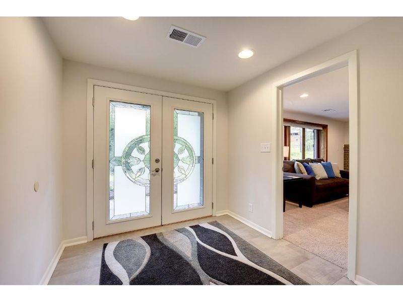 1610 Holdridge Ter, Wayzata, MN 55391