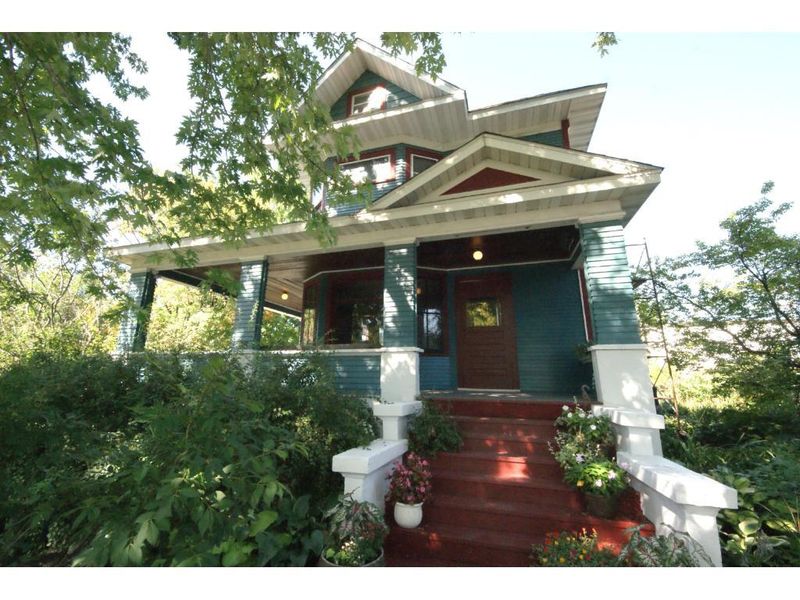 121 5th St E, Hastings, MN 55033
