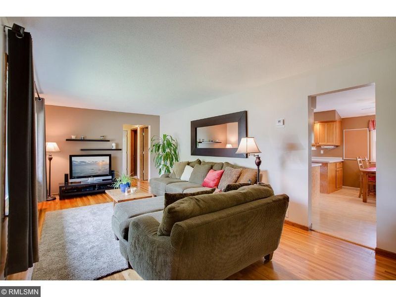 7764 Daleview Dr, Brooklyn Park, MN 55443