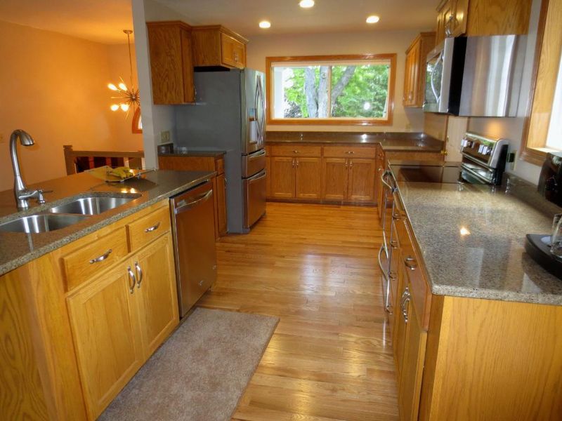 6530 W 168th Ave, Eden Prairie, MN 55346