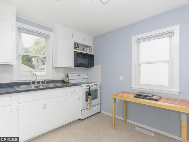 1368 Margaret St, Saint Paul, MN 55106