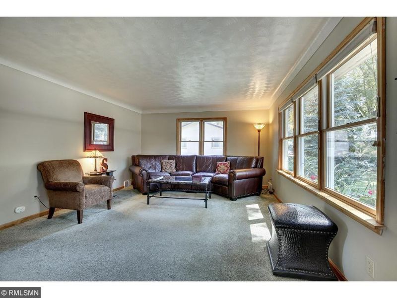 4189 White Bear Ave N, White Bear Lake, MN 55110