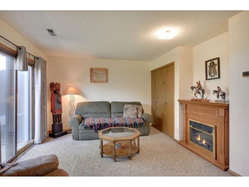 8637 Maplebrook Pw N, Brooklyn Park, MN 55445