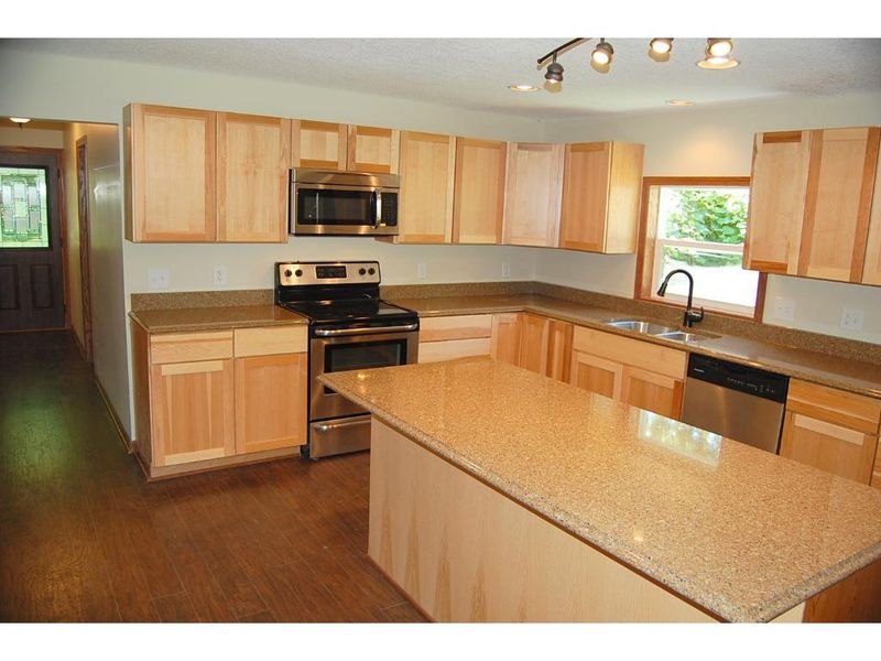 12945 N 2nd Ave, Lindstrom, MN 55045