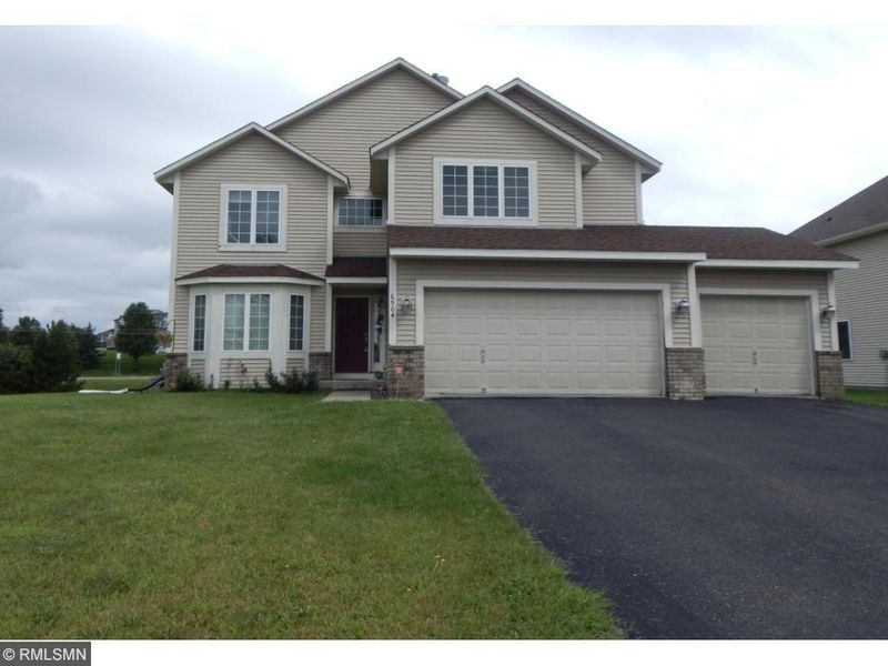 6904 Sunflower Cir S, Cottage Grove, MN 55016