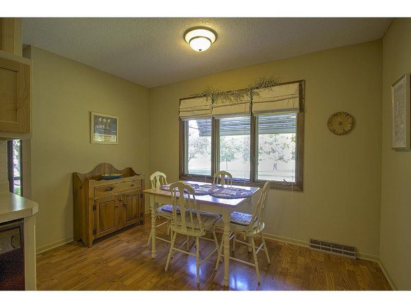 30205 Palm St NW, Cambridge, MN 55008