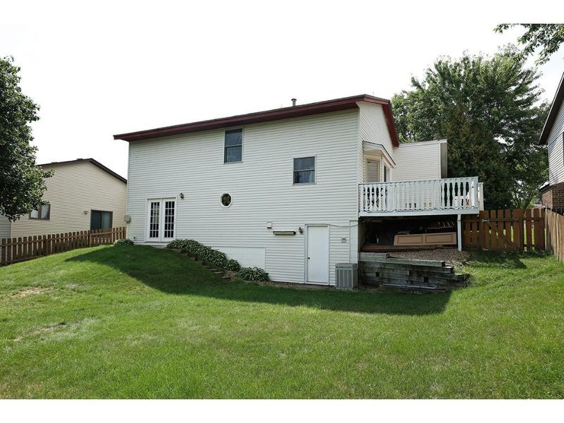 5225 145th St W, Apple Valley, MN 55124