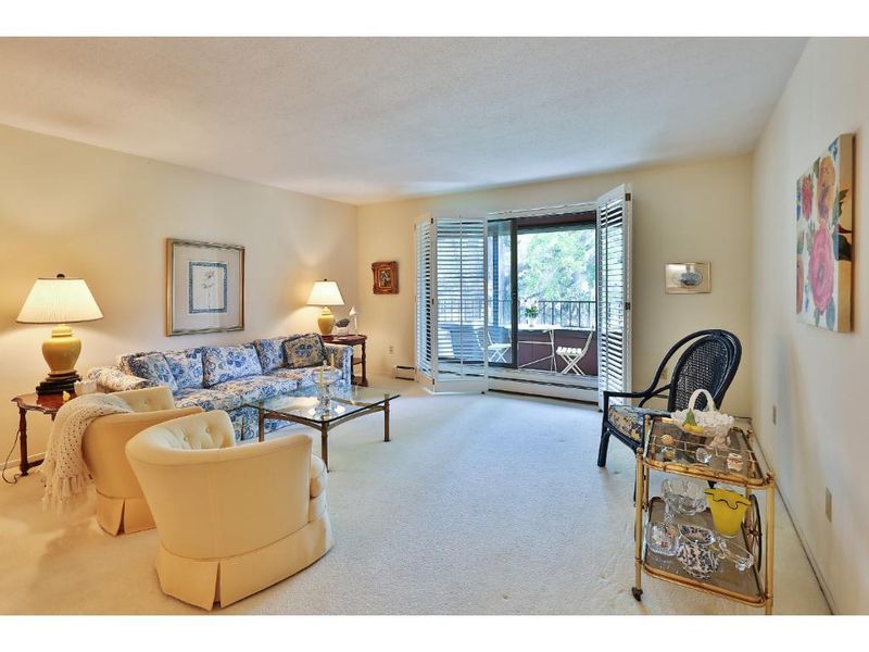 7520 Cahill Rd #209A, Edina, MN 55439