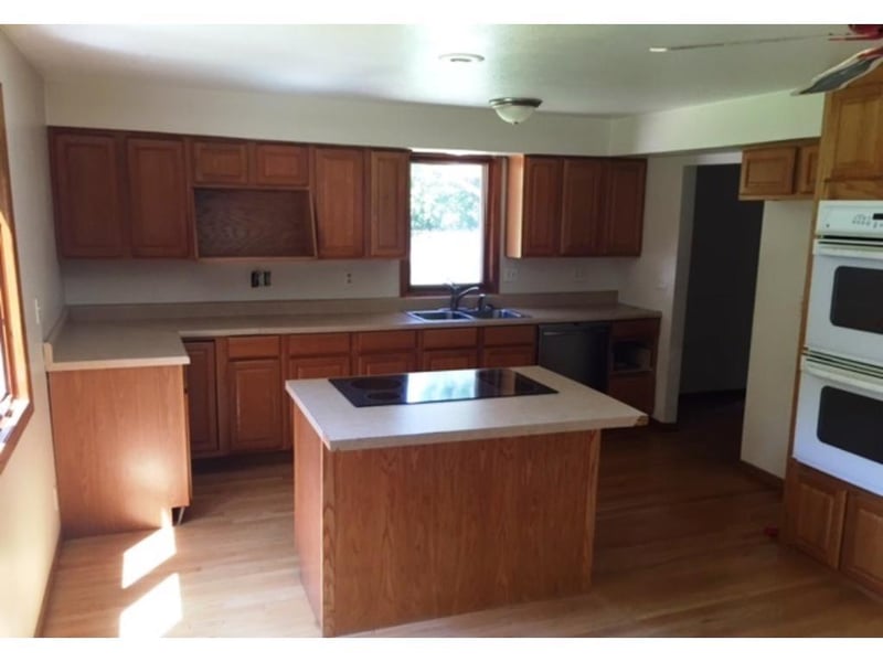 15508 Judicial Rd, Burnsville, MN 55306
