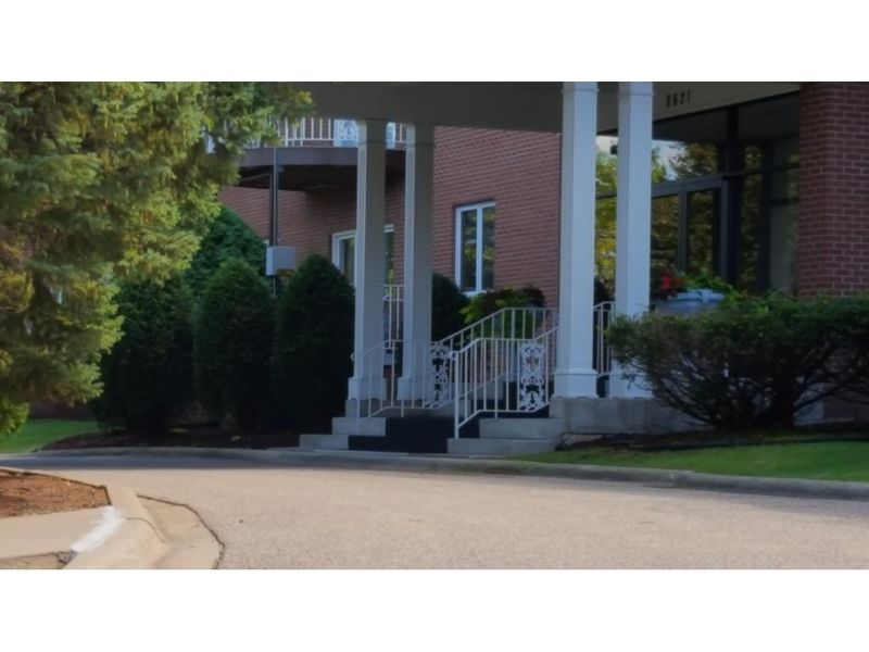 8621 Basswood Rd #32, Eden Prairie, MN 55344