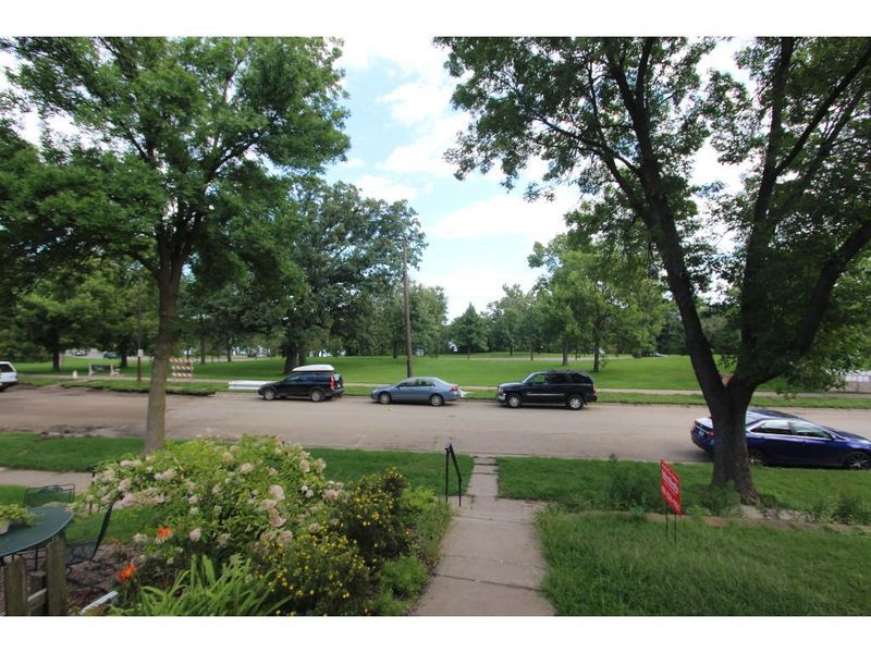 896 Como Ave, Saint Paul, MN 55103