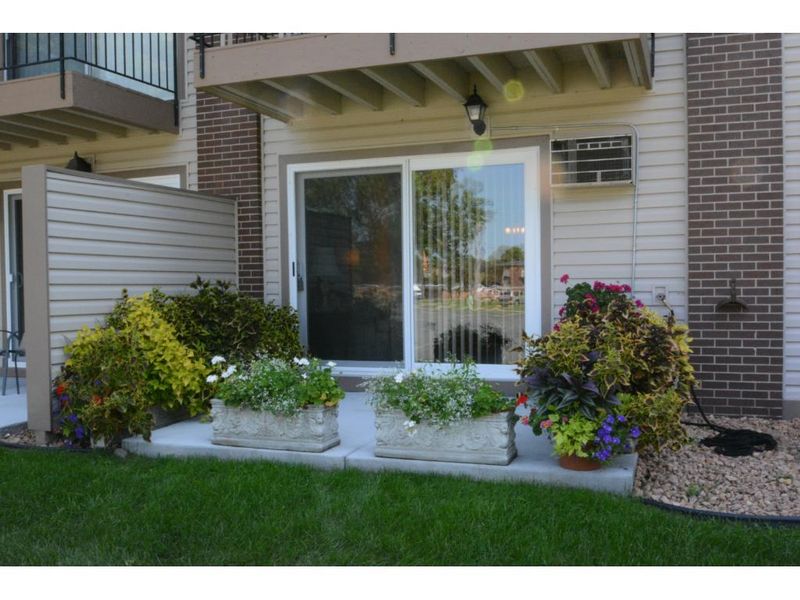 2800 Hillsboro Ave N #109, New Hope, MN 55427