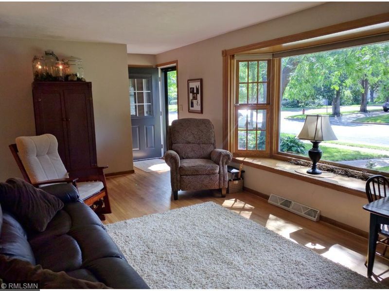 438 N 8th St, River Falls, WI 54022