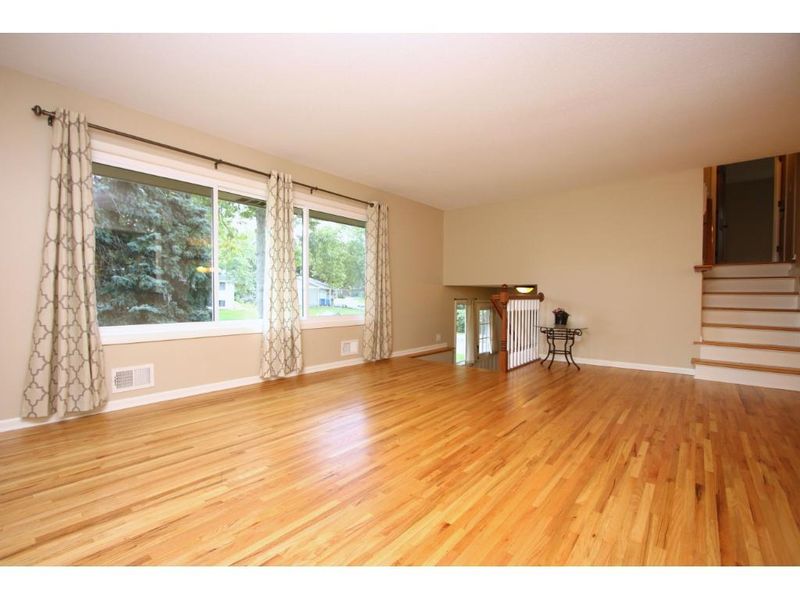 411 Cord Cir, New Brighton, MN 55112