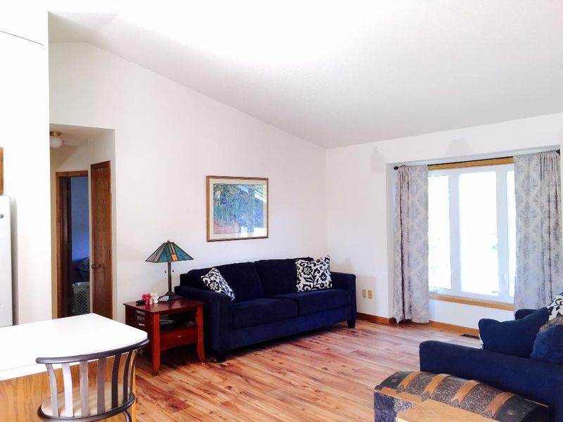 4085 Pennsylvania Ave, Eagan, MN 55123
