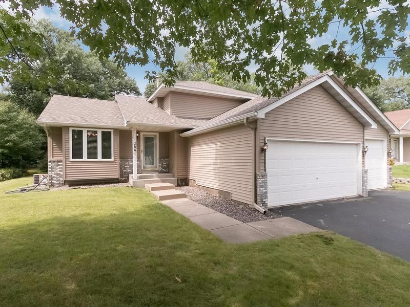 2661 Oak Ridge Dr, Monticello, MN 55362