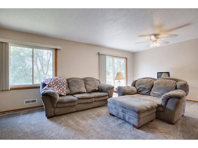 2701 9th Ln, Anoka, MN 55303
