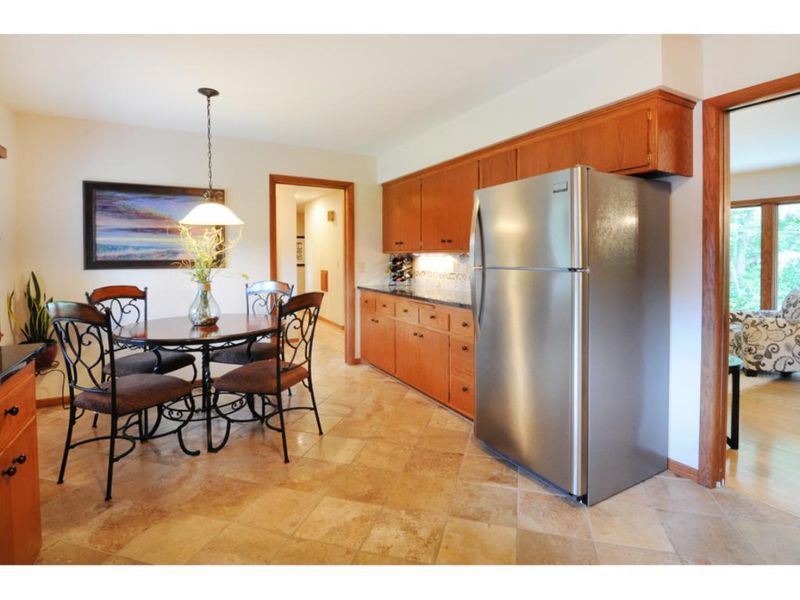 1604 Saint Croix Cir, Golden Valley, MN 55422