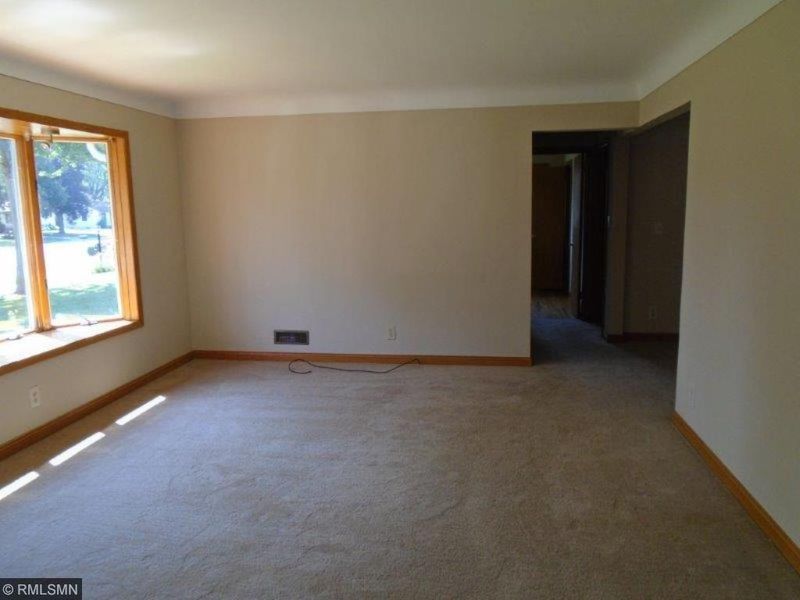 2729 Delaware Ave, North Saint Paul, MN 55109