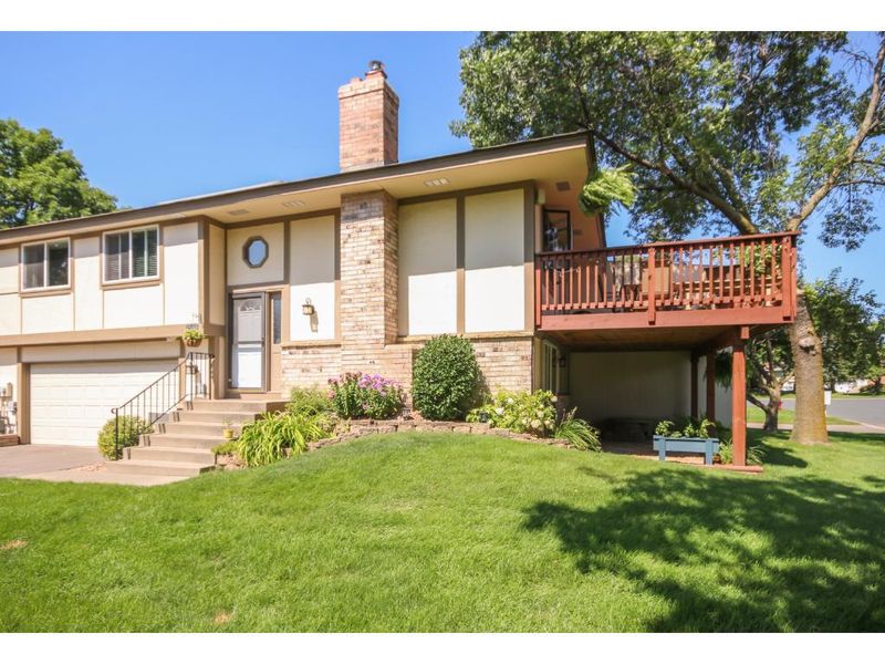 7559 Zinnia Way N, Maple Grove, MN 55311