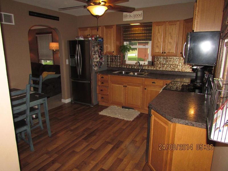 800 Hazel Ave E, Kimball, MN 55353
