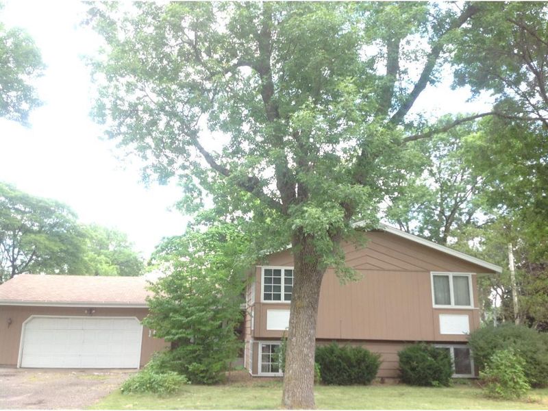 1570 9th Ave, Anoka, MN 55303