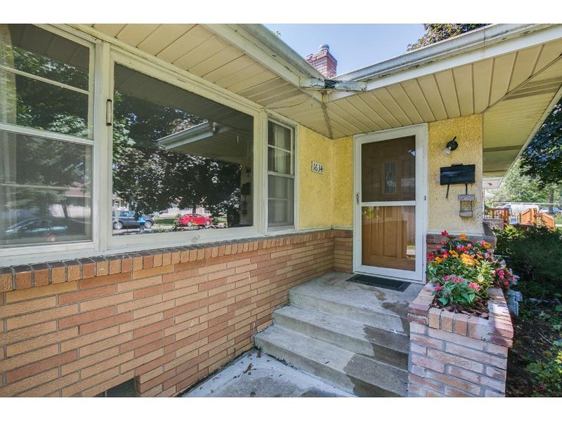 1634 6th St E, Saint Paul, MN 55106
