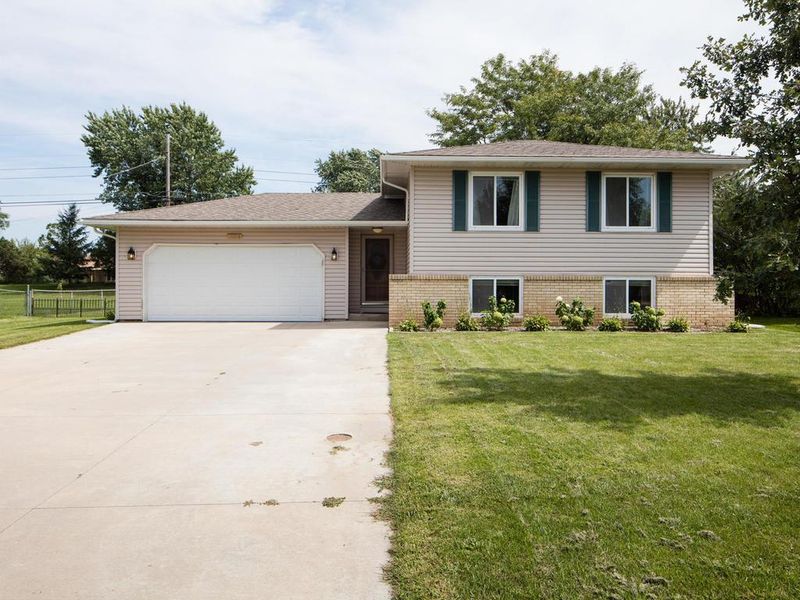 16218 Gannon Ave W, Rosemount, MN 55068
