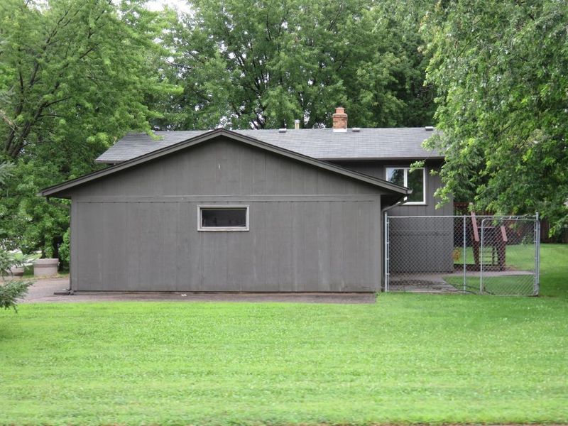 529 Walnut Ave SW, Saint Michael, MN 55376