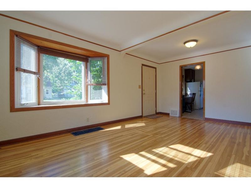 163 Bernard St E, West Saint Paul, MN 55118