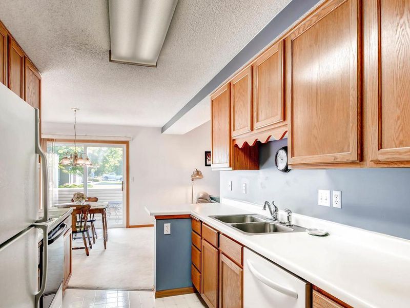 7289 Savanna Ct, Lino Lakes, MN 55014