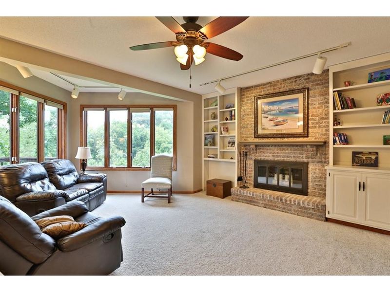 5191 Fern Dr, Independence, MN 55357