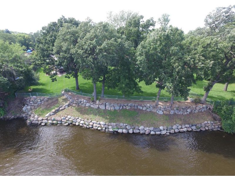 11816 Mississippi Dr N, Champlin, MN 55316