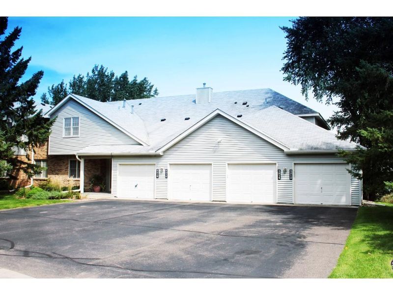 4218 Oakmede Ln #113D, White Bear Lake, MN 55110