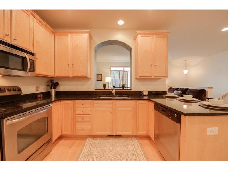 7513 Parkridge Ln, Savage, MN 55378