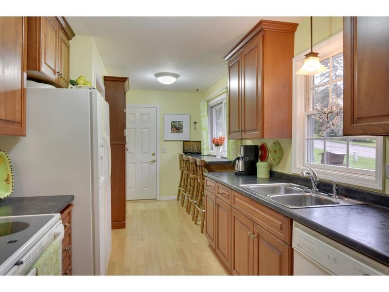 3741 Elmo Rd, Minnetonka, MN 55305