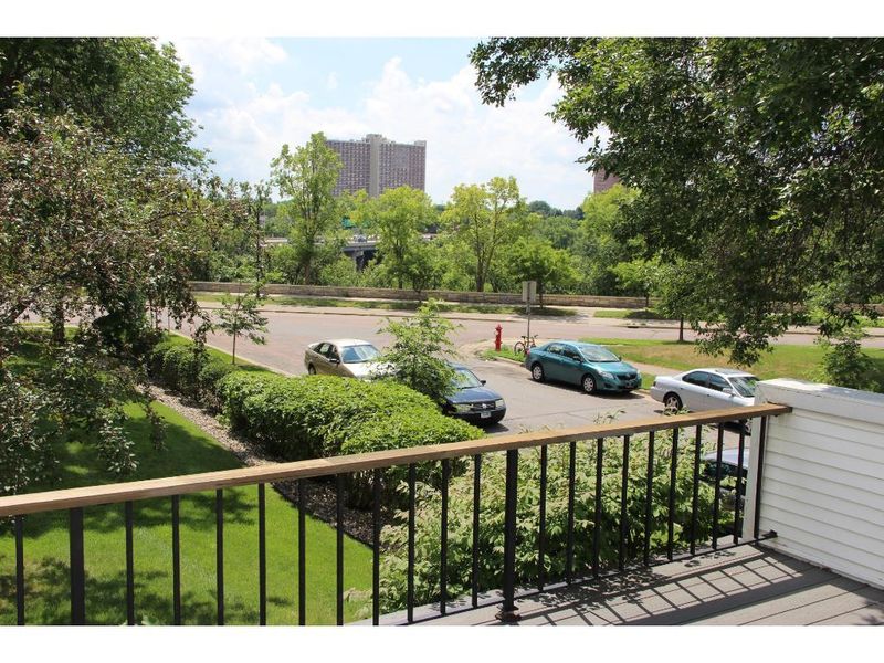 902 Dartmouth Pl SE, Minneapolis, MN 55414