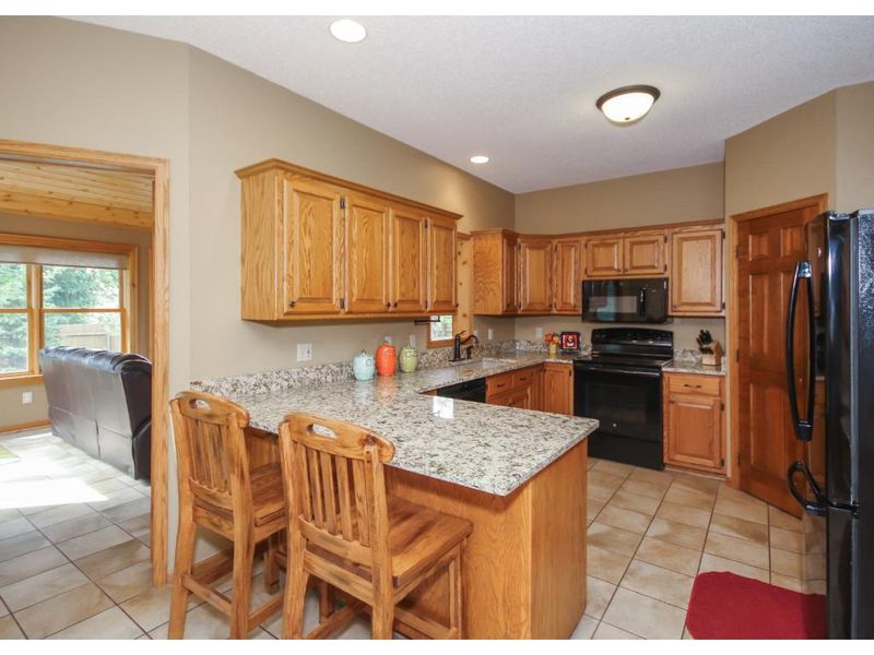 4627 Stoddart Ln, White Bear Lake, MN 55127