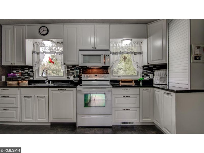 631 Summit Ln, Mora, MN 55051