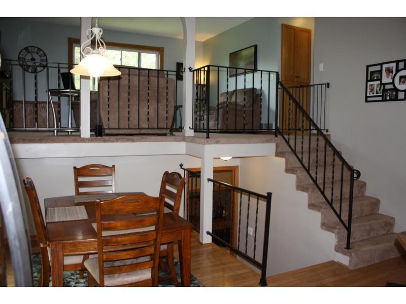 11084 Maple Valley Dr, Maple Grove, MN 55369