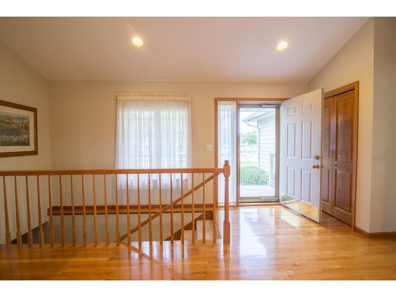 827 Hi Park Ave, Red Wing, MN 55066