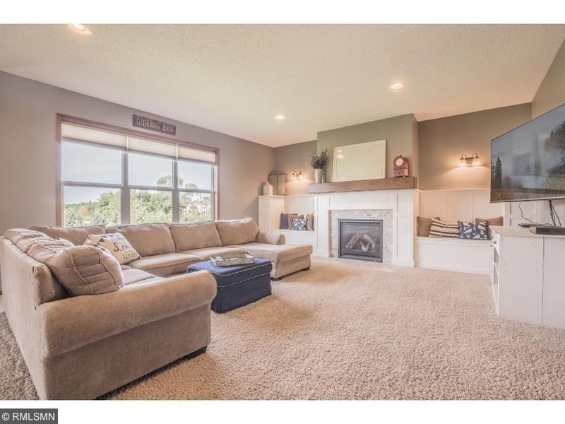 8071 Shadyview Ln N, Maple Grove, MN 55311