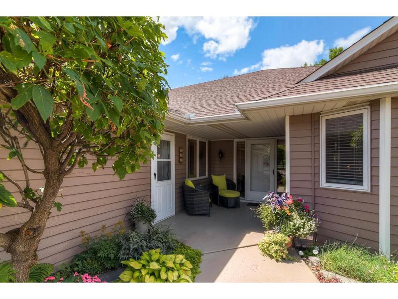 1100 Serene Ct, Shoreview, MN 55126